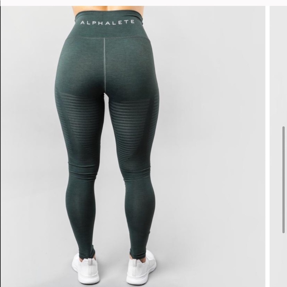 Alphalete urban chic halo leggings